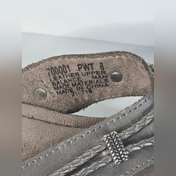 Minnetonka Silverthorne Sandals Pewter Leather Southwestern Metallic Silver 6 - Picture 8 of 9